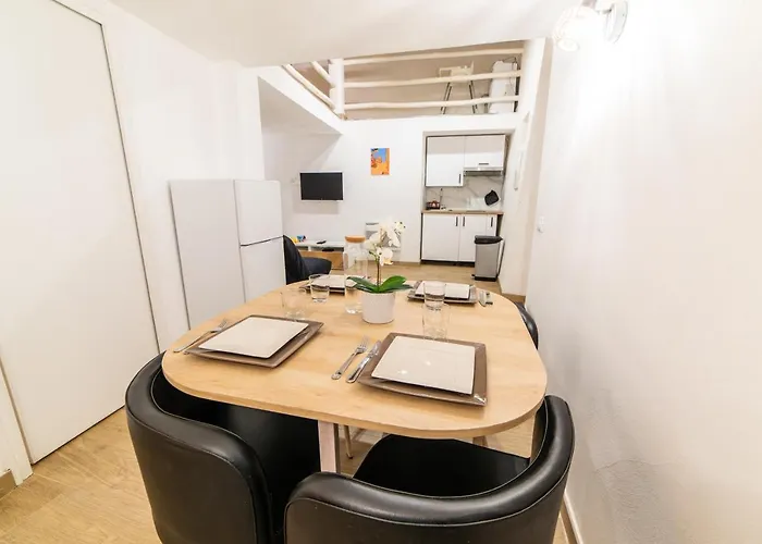 Ou Mentounasc - Duplex Vieille - Free Parking مينتون